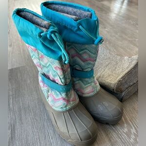 LL Bean girls winter boots w/ extra insert size 4